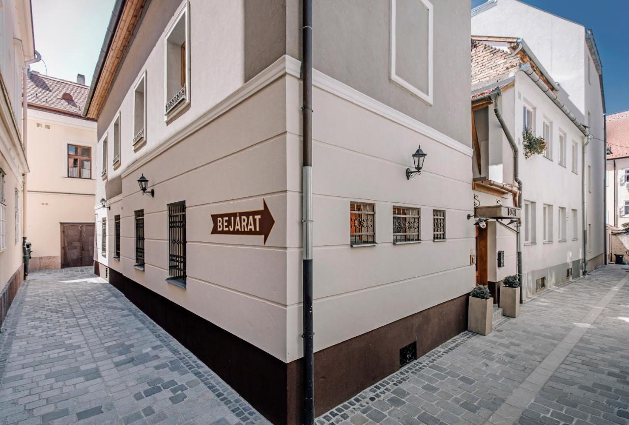 Soho Apartmanház Ráb Exteriér fotografie