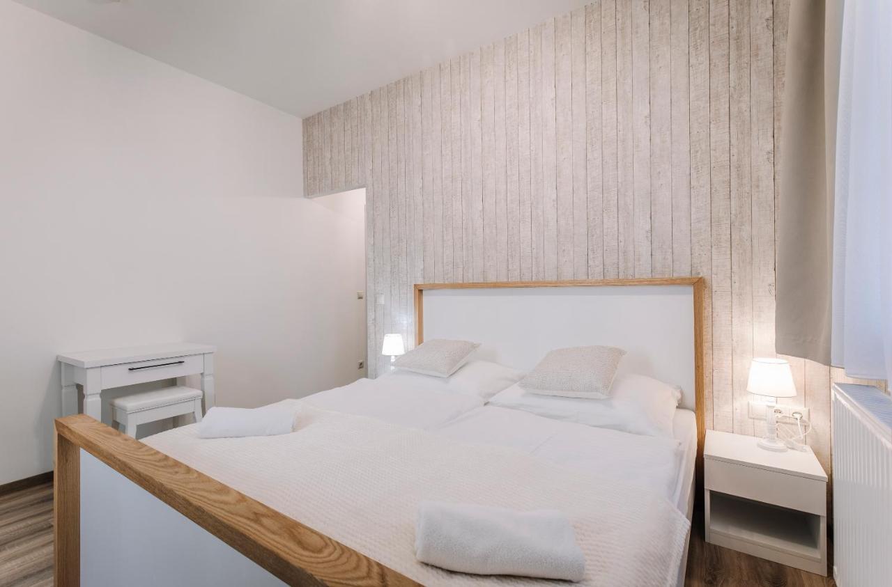 Soho Apartmanház Ráb Exteriér fotografie