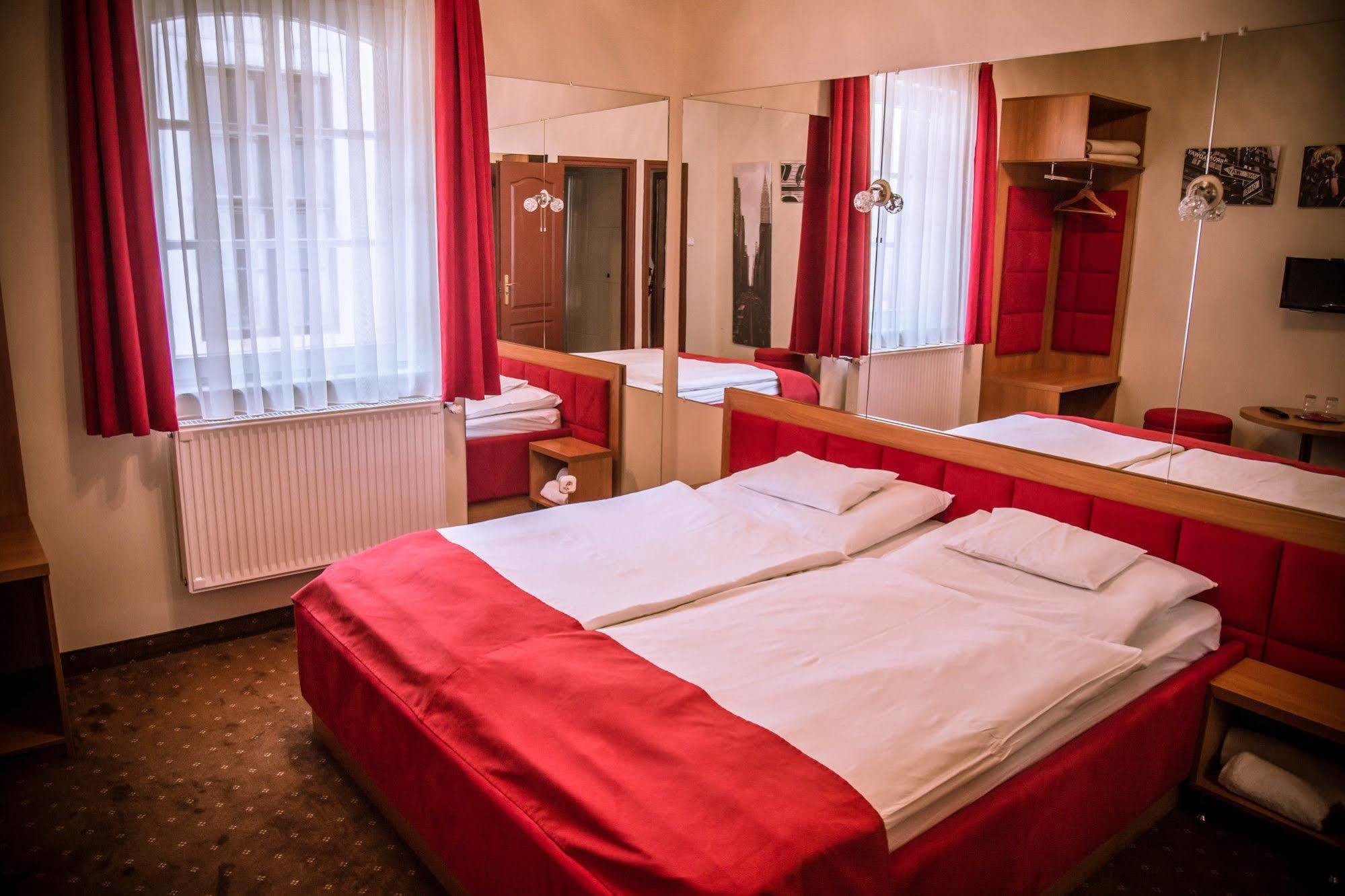 Soho Apartmanház Ráb Exteriér fotografie