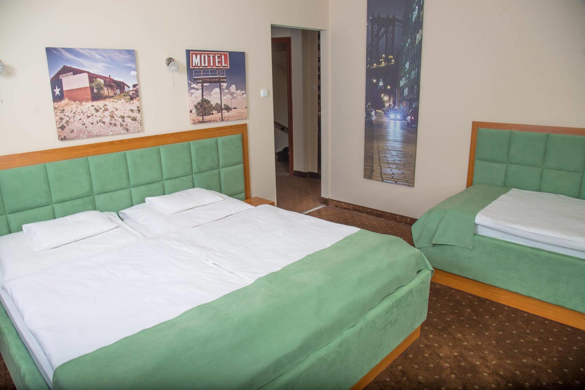 Soho Apartmanház Ráb Exteriér fotografie